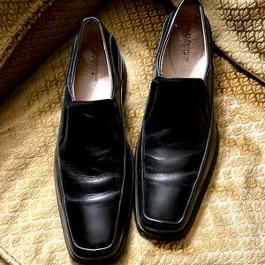 Men’s leather Florsheim dress shoes, black, size 11D-in great condition